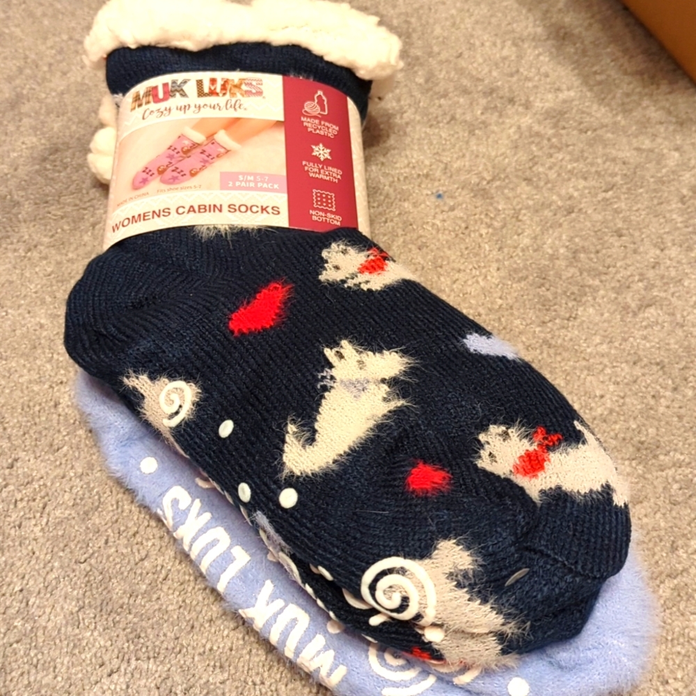 Muk LUKS Women's Cabin Socks. S/M.    2 PAIR PACK. Sale $10